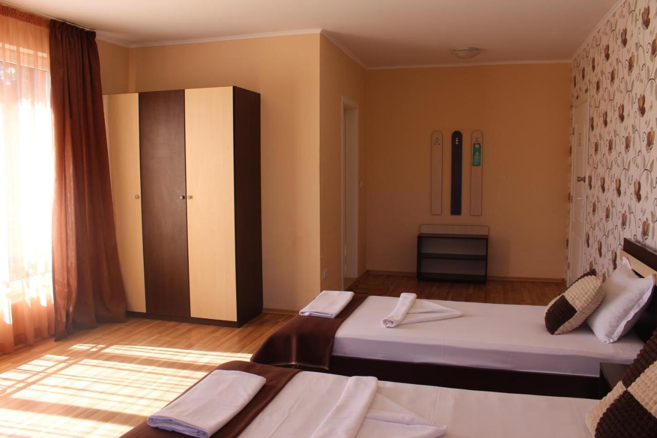 Respekt Guest House Pantai Sunny Bagian luar foto