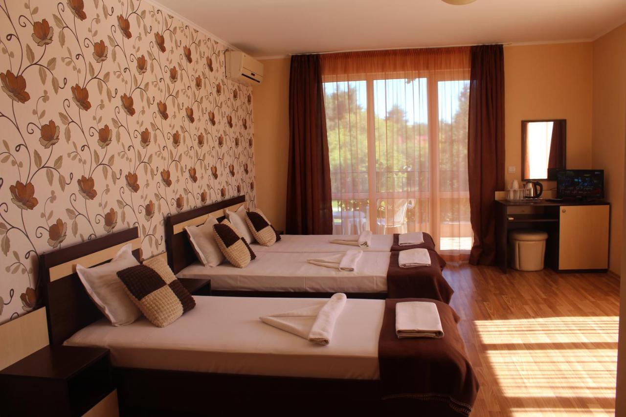 Respekt Guest House Pantai Sunny Bagian luar foto