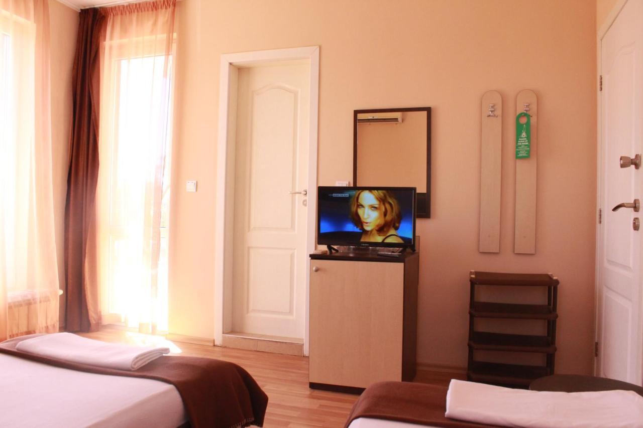 Respekt Guest House Pantai Sunny Bagian luar foto