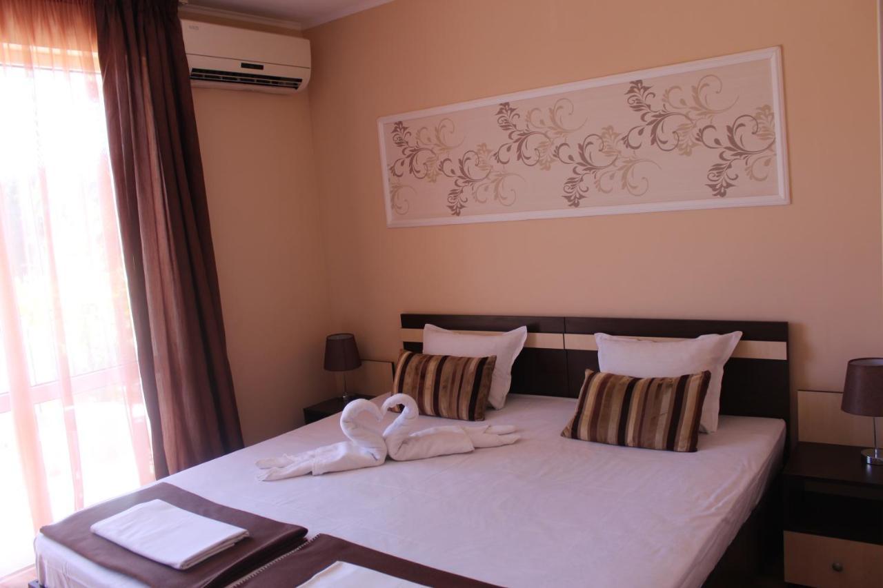 Respekt Guest House Pantai Sunny Bagian luar foto
