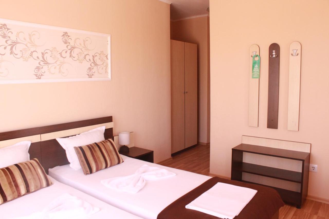 Respekt Guest House Pantai Sunny Bagian luar foto
