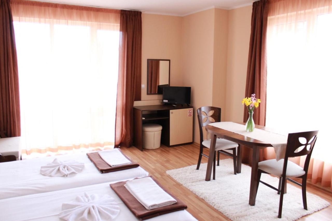 Respekt Guest House Pantai Sunny Bagian luar foto